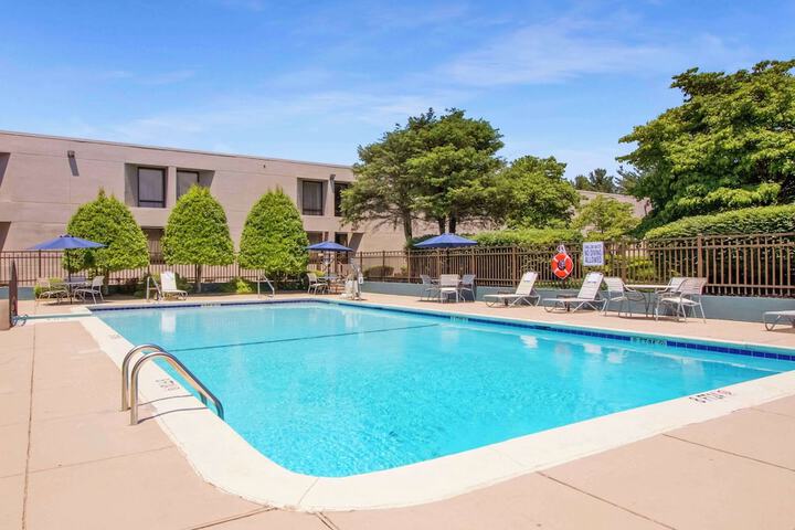 Pool 6 of 35