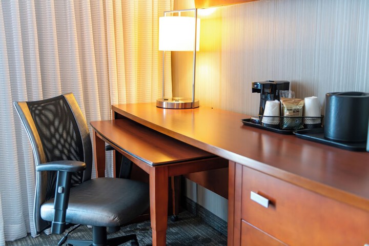 Courtyard by Marriott Nashua