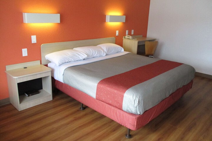 Room 7 of 7