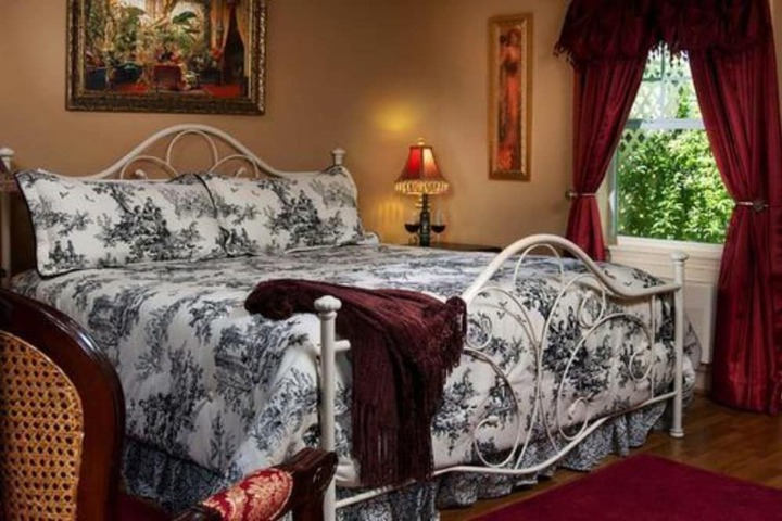 The Carriage House B & B