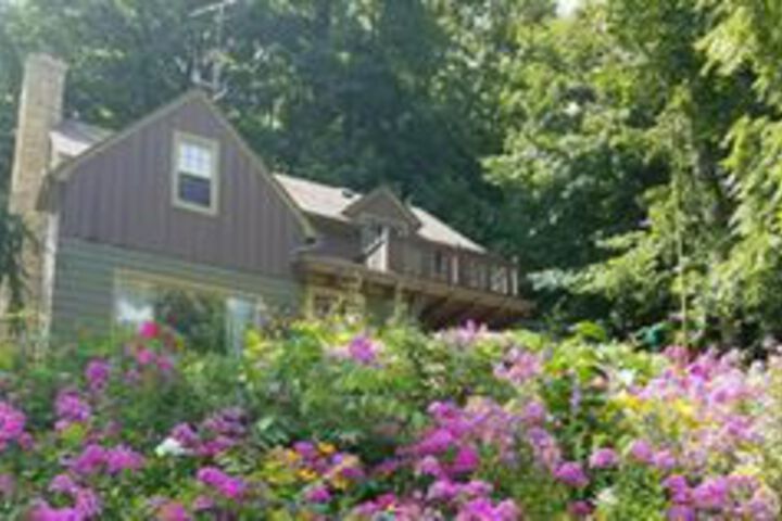 Contented Cottage Bed & Breakfast
