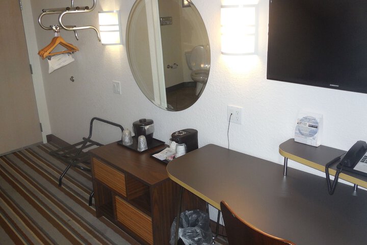 Room 14 of 31