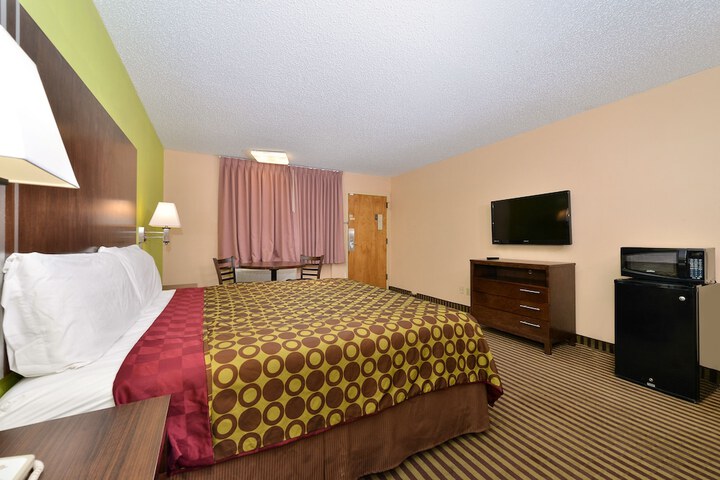 Room 5 of 13