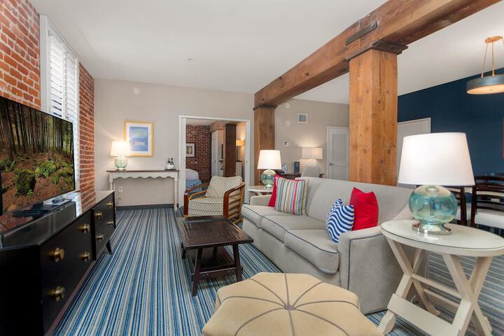 Room 40 of 130