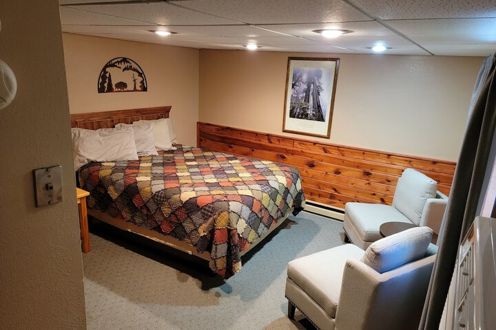Room 27 of 32