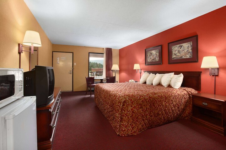 Room 21 of 34