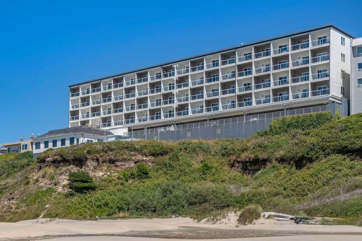 Elizabeth Oceanfront Suites an Ascend Collection Hotel