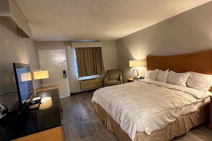 Room 11 of 17