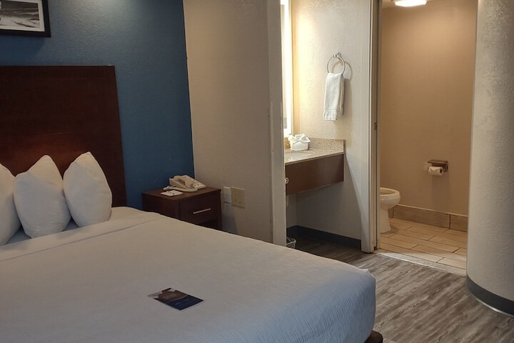Room 25 of 31
