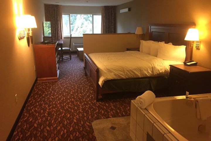 Room 13 of 28
