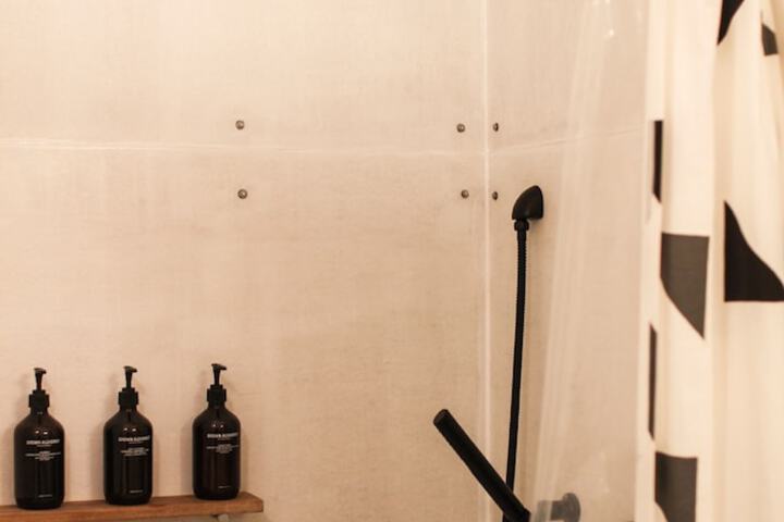 Room 53 of 159