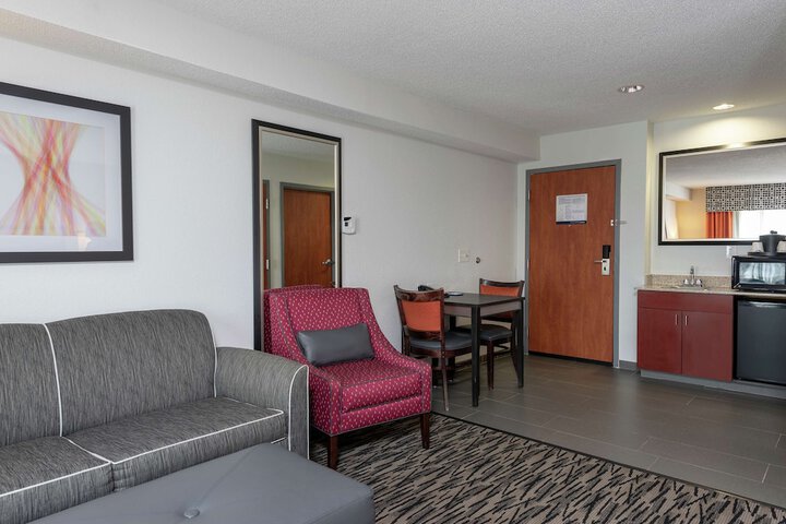 Room 18 of 38