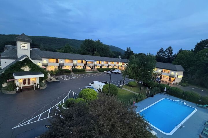 Hotel 5 of 53