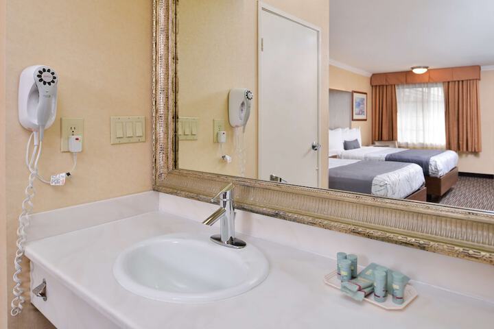 Room 20 of 34