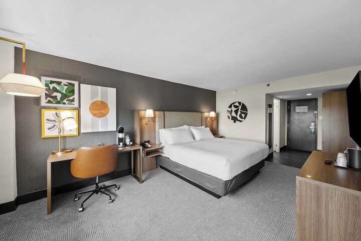 Holiday Inn Niagara Falls State Park Entry by IHG