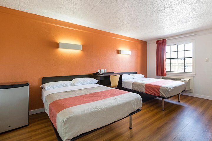 Room 33 of 52