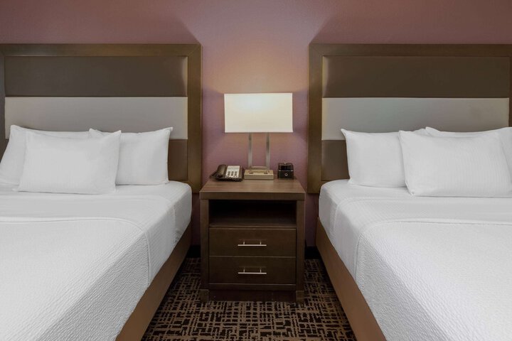 La Quinta Inn & Suites by Wyndham Rockwall