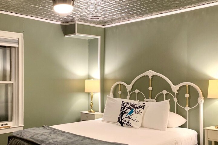 Room 20 of 44