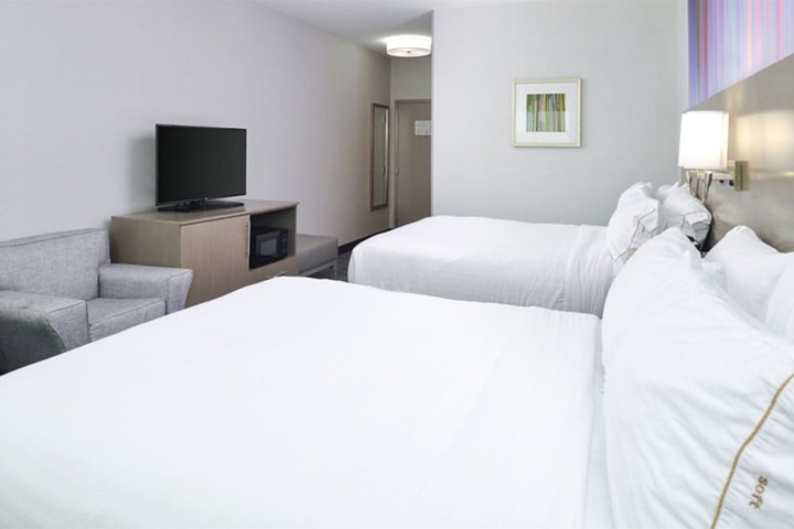 Room 32 of 63