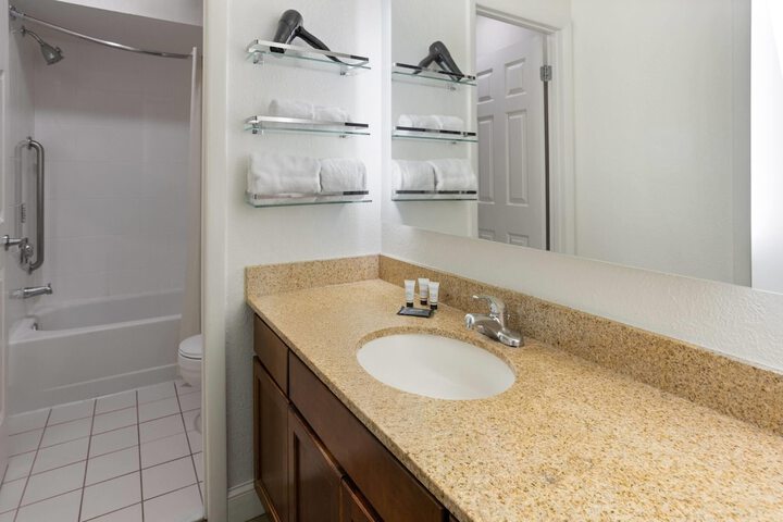 Tysons Corner Suites a Baymont by Wyndham