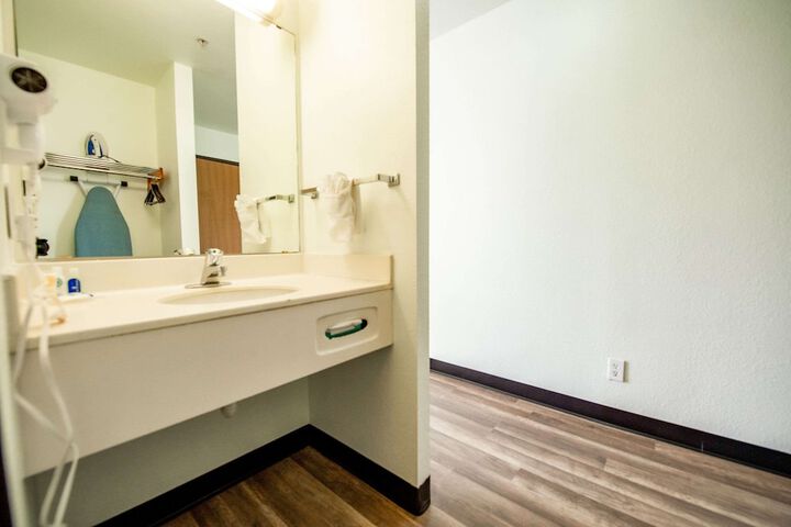 Room 34 of 49