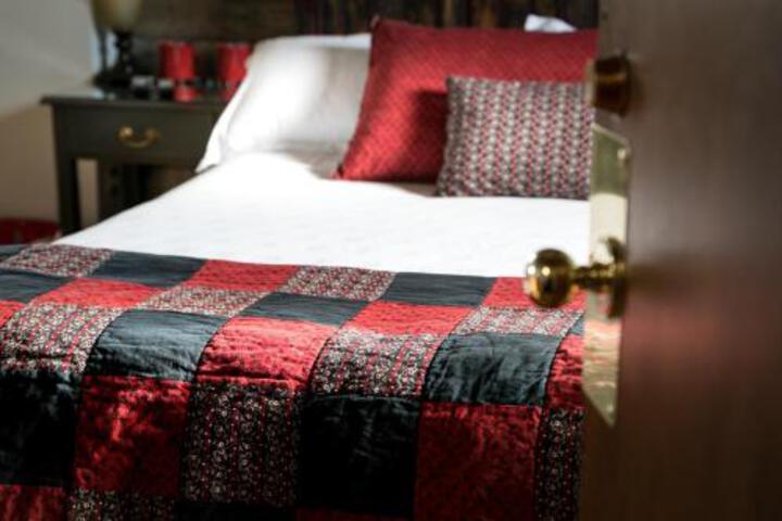 THE COCHRANE ROCKYVIEW HOTEL