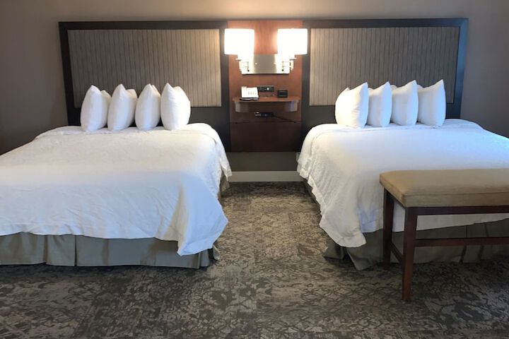 Hampton Inn & Suites Rockville Centre