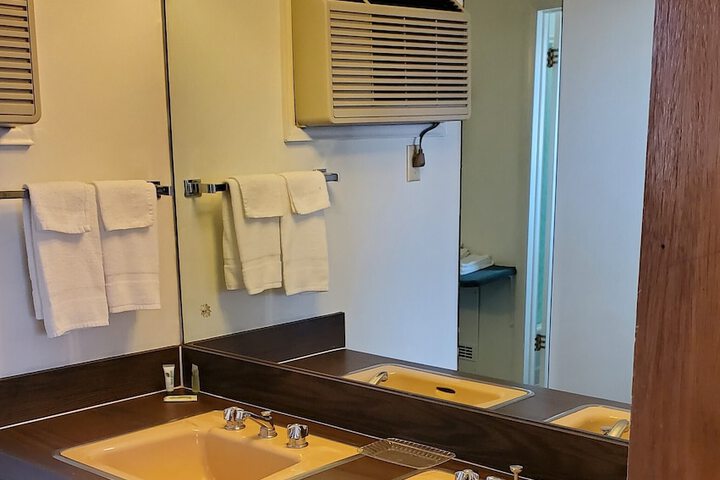 Room 37 of 51