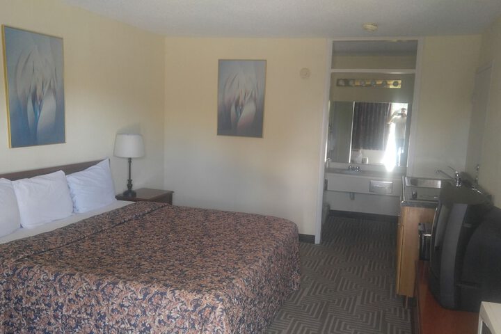 Room 29 of 35