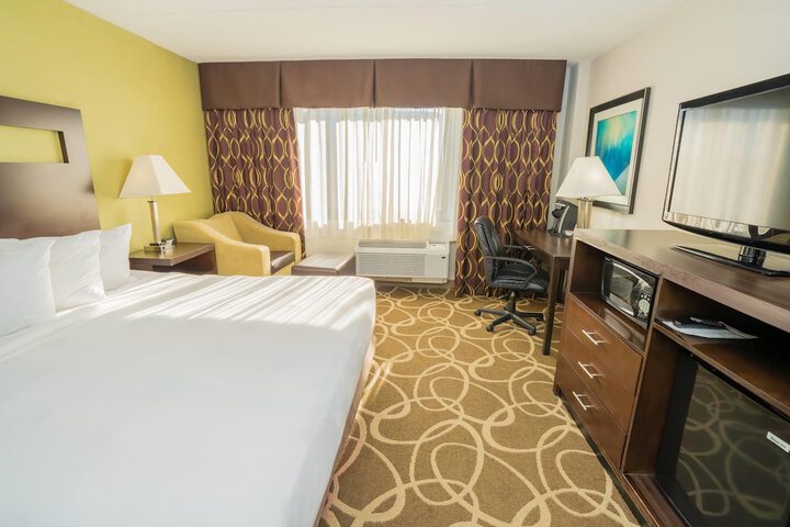 Elimwood Hotel a Ramada by Wyndham