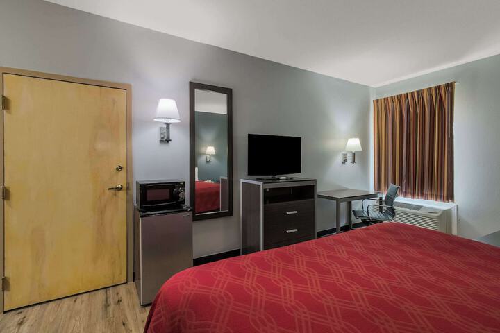 Econo Lodge Inn & Suites Diamondhead