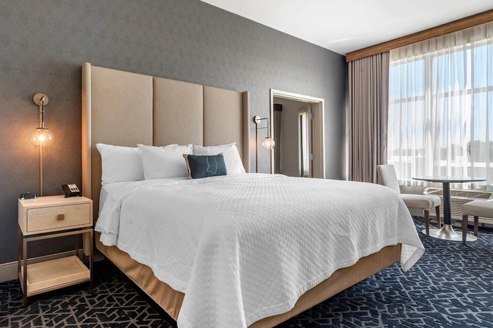 Lyric Hotel West End Trademark Collection by Wyndham