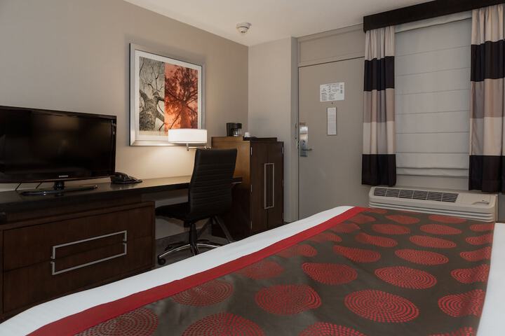 Room 14 of 33
