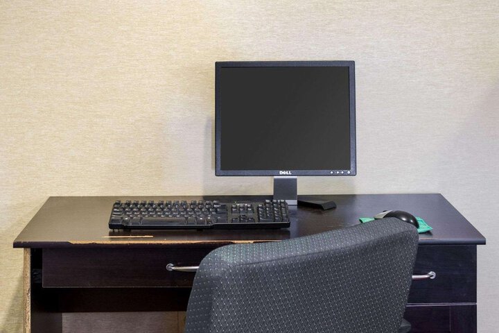 Business Center 23 of 24