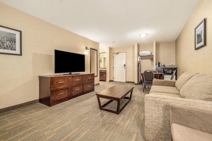 Room 122 of 200