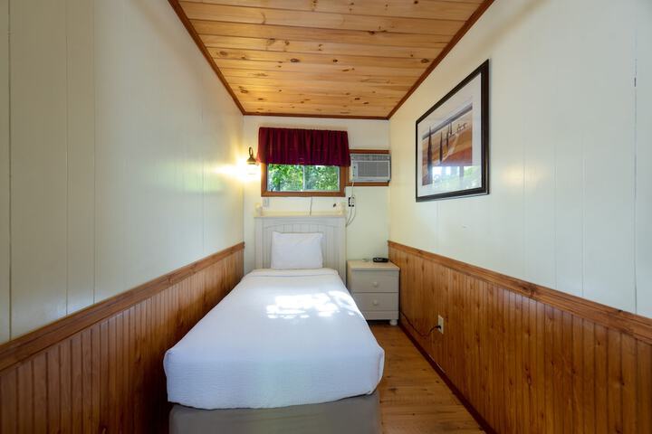 Room 49 of 203
