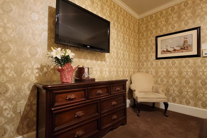 Room 99 of 104