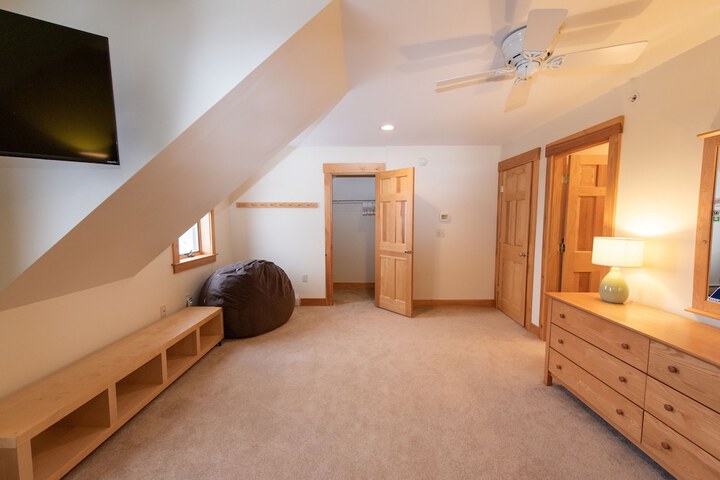 Room 78 of 142