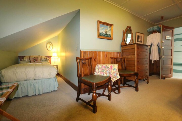 Room 12 of 30