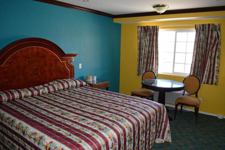 Room 18 of 33