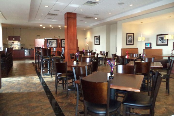 Dining 66 of 75