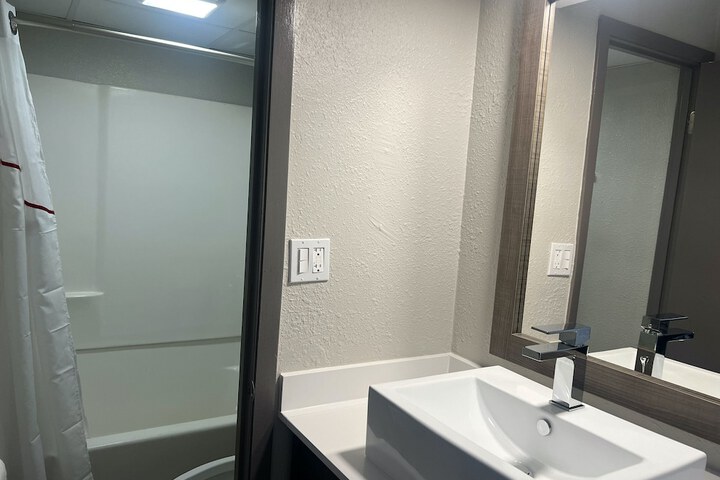 Room 10 of 21