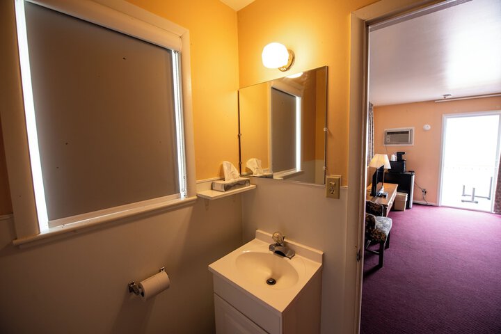 Room 16 of 22