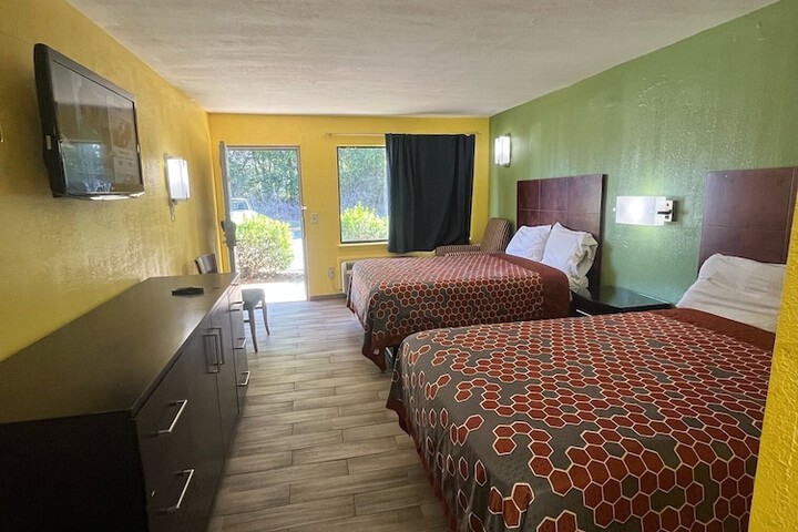 Room 14 of 15