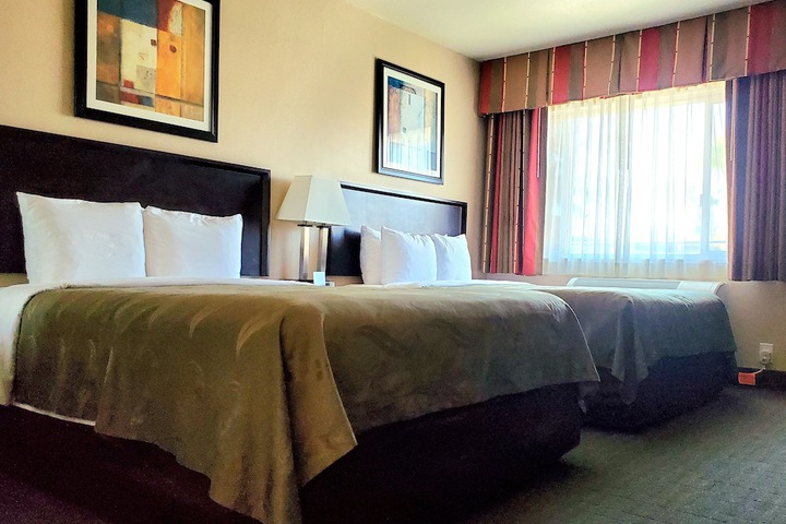 Room 25 of 76
