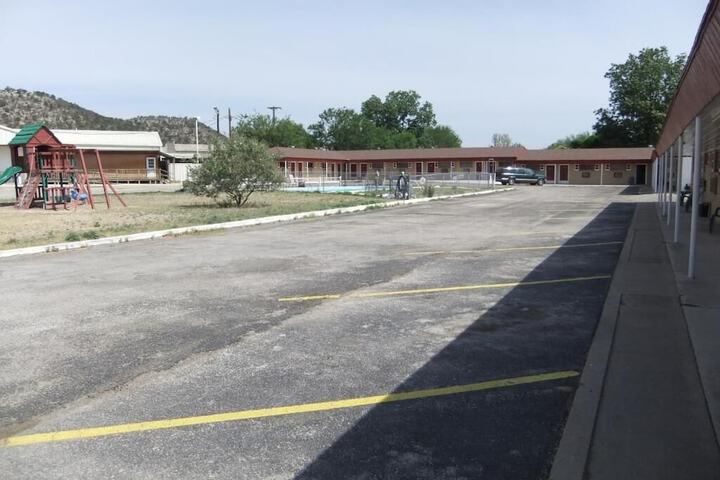 Property Grounds 25 of 27