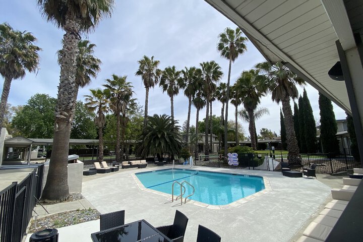 Pool 11 of 51