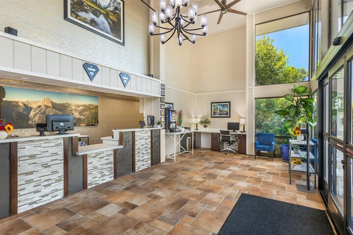 Best Western Plus Sonora Oaks Hotel & Conference Center