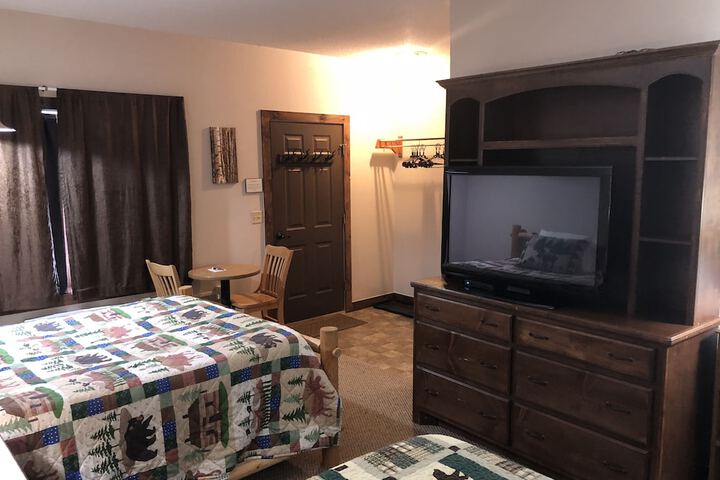Room 32 of 64