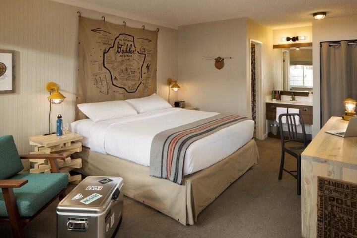 Room 11 of 27